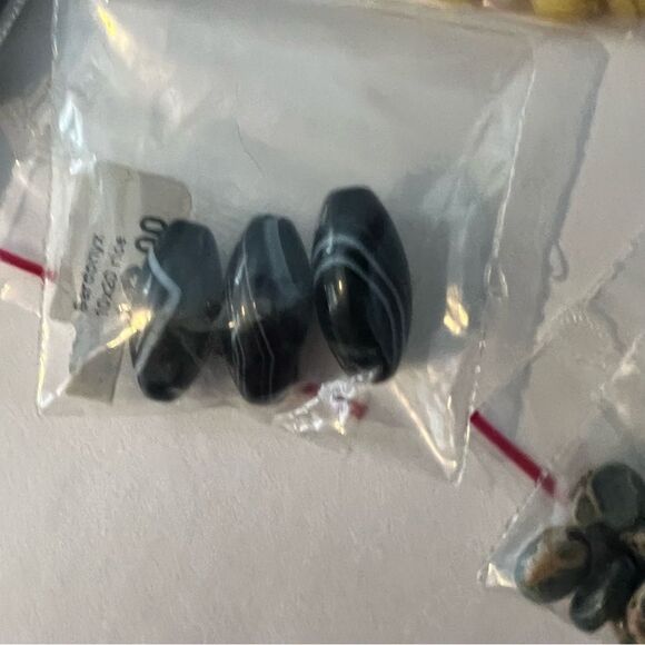 8 Bundles/Semi-precious Assorted Teardrop & Round Beads Jewelry making supplies - Picture 11 of 13